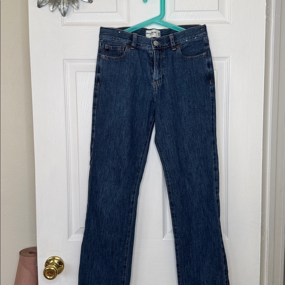 Abercrombie Kids Lightweight Loose Jeans. Dark wash color Sz 11/12 Regular